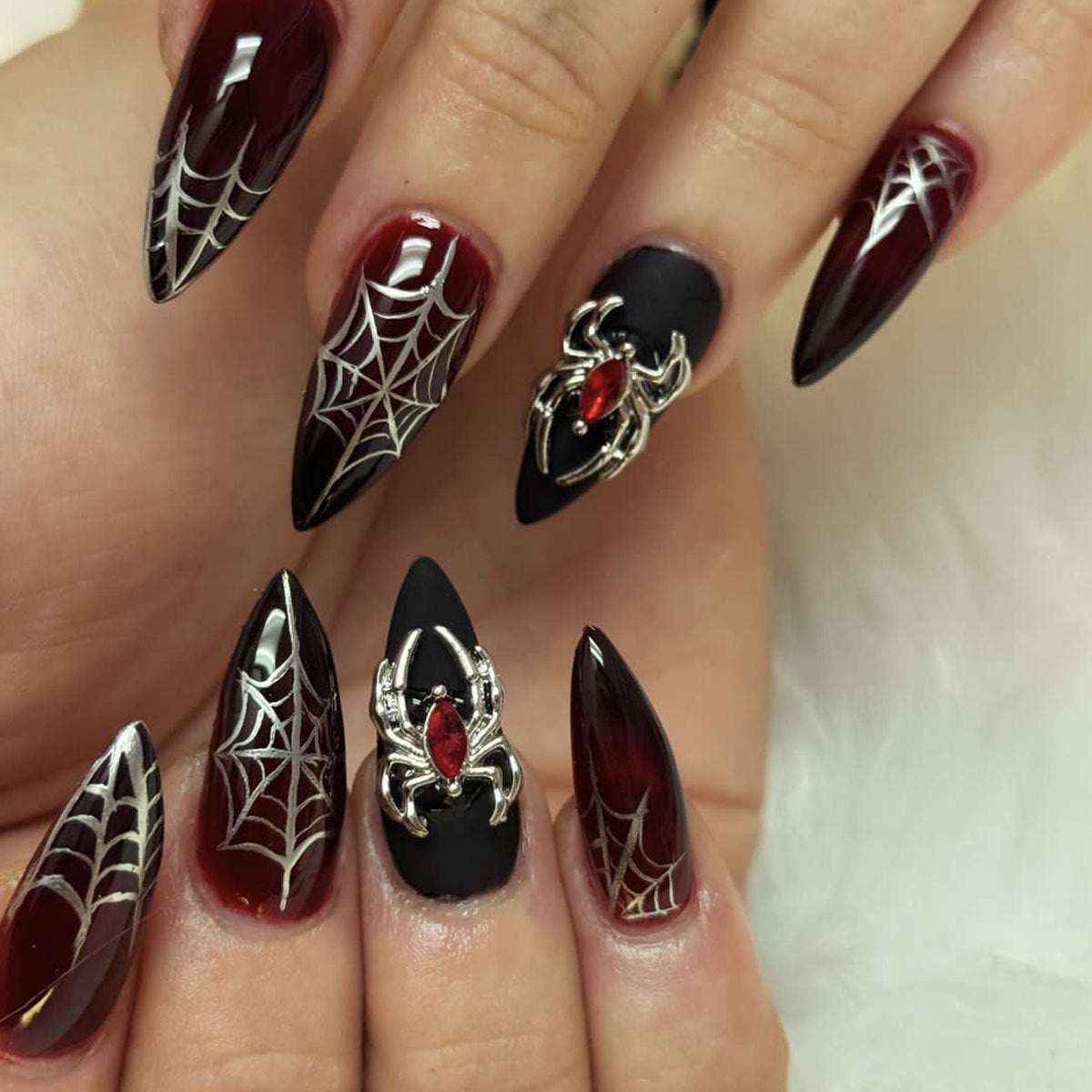 QZ5005 Halloween dark black and red gradient spider web inlaid with metal spider detachable nail art patch